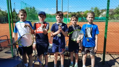 Na daruvarskom teniskom turniru u kategorijama za tenisače od 8, 9 i 10 godina ostvarena su brojna postignuća/Foto: TK Feniks