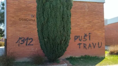 Grafiti na 4. Osnovnoj školi/Foto: Deni Marčinković