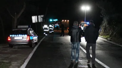 Pijani vozač izgubio je kontrolu i zabio se u stablo hrasta uz cestu/ Foto: Niksa Duper/Dubrovacki vjesnik/CROPIX (ILUSTRACIJA)