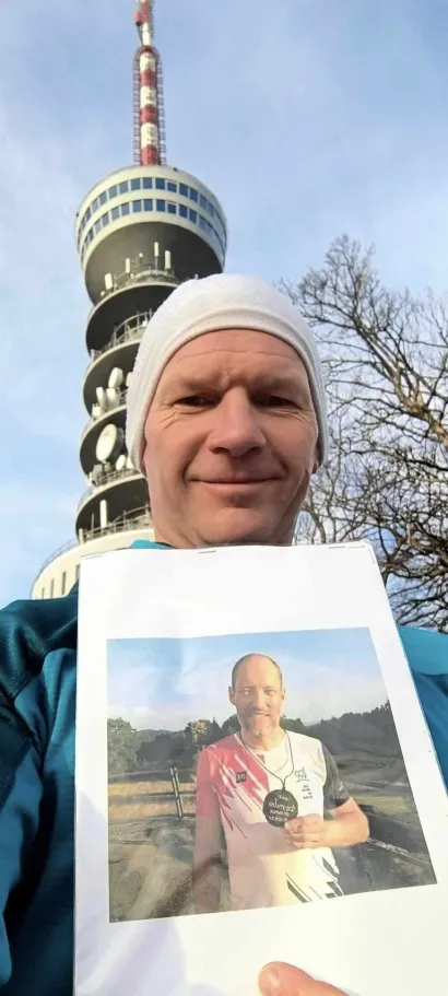 Stjepan Dubac ne propušta niti jednu akciju, a kada se radi o kolegi trkaču i planinaru Enizu, Stjepan nije mogao ostati po strani/Foto: Trči sa srcem