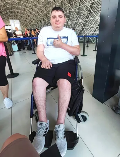 Karlo Kolar nu zračnoj luci /Foto: Privatni album