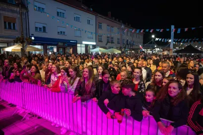 Trg je u subotu bio popunjen/Foto: Predrag Uskoković/Grad Daruvar