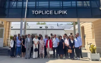 Sudionici iz sektora zdravstva i turizma ispred Toplica Lipik/Foto: Compas.hr