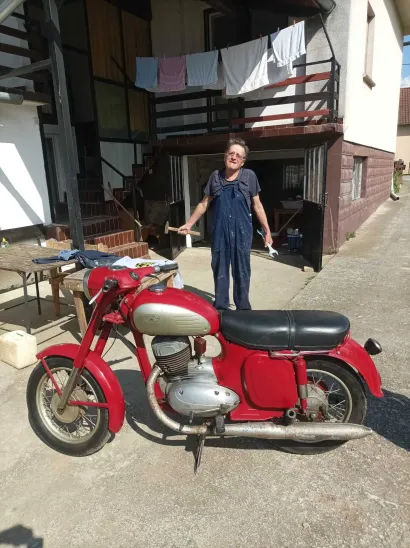 Stevo sa svojim omiljenim motociklom/Foto: Alen Krce