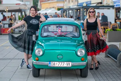 Na ovom festivalu predstavljen je i novitet - daruvarske rockabilly suknje s motivima simbola grada/Foto: Predrag Uskoković/Grad Daruvar