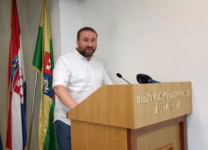 Igora Brajdića zanimalo je u kakvom su stanju županijske ceste/Foto: Slavica Trgovac Martan