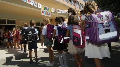 Od ove godine budući prvašići iz BBŽ više neće pozive dobivati na kućne adrese, već su roditelji dužni pratiti mrežne stranice škole/Foto: Ivo Ravlic/CROPIX (Ilustracija)