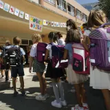 Od ove godine budući prvašići iz BBŽ više neće pozive dobivati na kućne adrese, već su roditelji dužni pratiti mrežne stranice škole/Foto: Ivo Ravlic/CROPIX (Ilustracija)