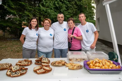 Udruženje obrtnika Daruvar predstavilo se s burekom od Faruka, paniranim šaranom i kolačima/Foto: Predrag Uskoković/Grad Daruvar