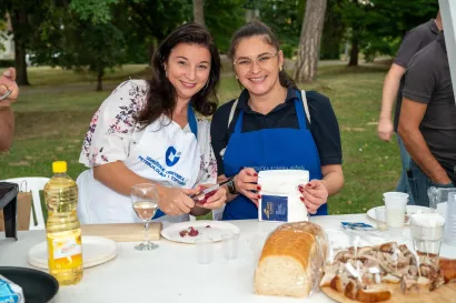 Dobro raspoložene predstavnice Udruženja obrtnika Petrinje, Gline i Topuskog/Foto: Foto: Predrag Uskoković/Grad Daruvar