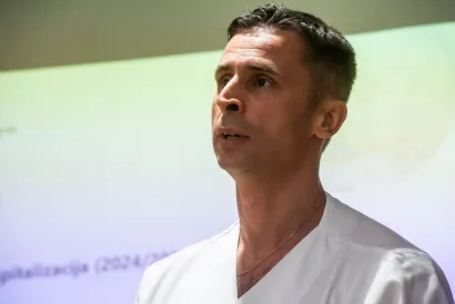 Zagreb, 110725.Zagreb, 110725.Klinika za djecje bolesti Zagreb.Odrzana je konferencija za medije Alarm za uzbunu, na kojoj su iznijeti podaci o dramaticnom porastu broja teskih ozljeda uslijed padova s elektricnih romobila kod djece i adolescenata, a s ciljem prevencije i prekida vrlo negativnog trenda.Na fotografiji: Rok Kralj.Foto: Darko Tomas/CROPIX