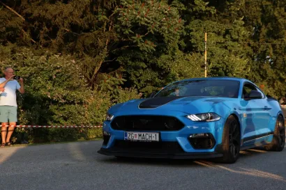 U SIrač su stigla i luksuzna vozila/Foto: Privatni album