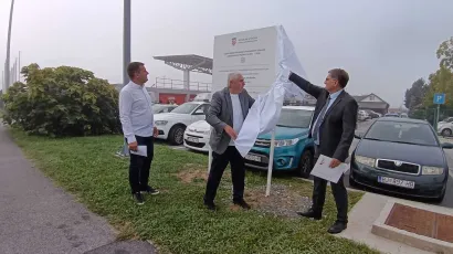 Otkrivanjem table označen je početak važnog posla/Foto: Slavica Trgovac Martan