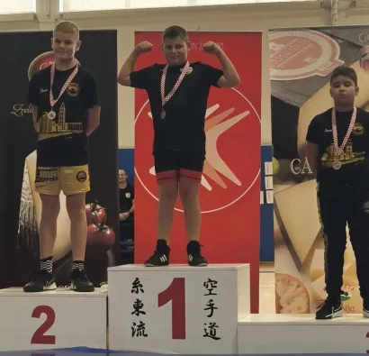 Lukin posljednji protivnik iz Varaždina je i na postolju bio viši od njega/Foto: Hrvački klub Čazma 