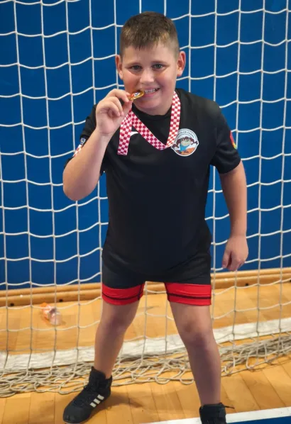 Mali Tenk gazi sve pred sobom/Foto: Hrvački klub Čazma