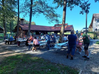 Na Skresovima se okupilo mnoštvo ljudi/Foto: Krugoval Garešnica