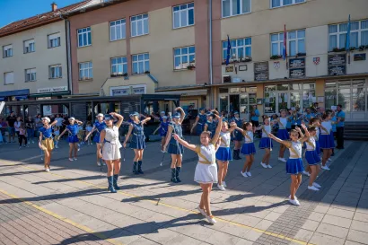 Daruvarske mažoretkinje/Foto: Predrag Uskoković/Grad Daruvar
