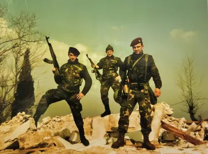 Alen Skender (desno) sa suborcima/Foto: Privatni album