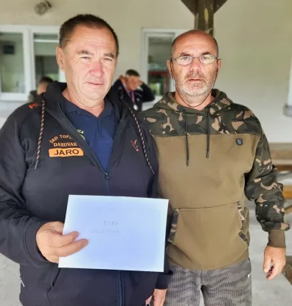 Novčaana nagrada za najtežu ulovlljenu ribu otišla je u ruke Jare Andričevića iz ŠRD Toplica Daruvar/Foto: Nikica Puhalo/MojPortal.hr