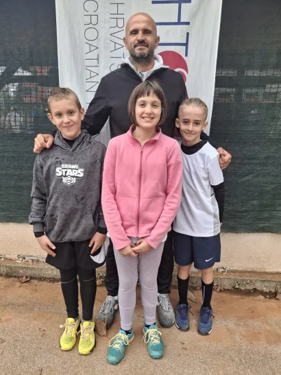 Maleni daruvarski tenisači briljirali su u Čakocu/Foto: Teniski klub Feniks