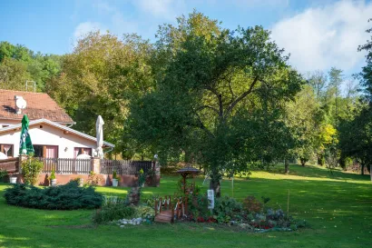 Priznanje Grada Daruvara za pravnu osobu za uređenje okućnice dobio je restoran Greenberg u Vrbovcu/Foto: Predrag Uskoković/Grad Daruvar