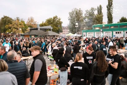 Gotovo si ljudi koje vidite na ovoj fotografiji su nešto kuhali/Foto: Antonio Pejša/PHI media