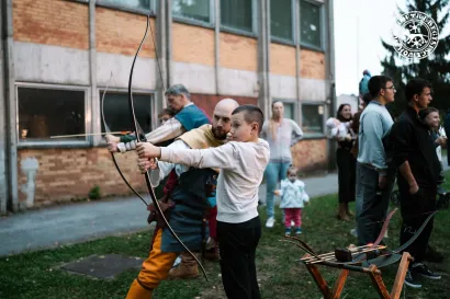 Najmlađe i one nešto malo starije streličarstvu su učili srednjovjekovni vitezovi/Foto: Antonio Pejša/PHI media