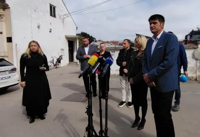 Održana je izvanredna konferencija za medije/Foto: Slavica Trgovac Martan