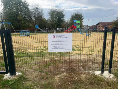 Igralište se nalazi uz područnu školu/Foto: Općina Šandrovac