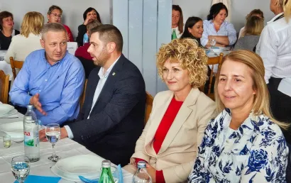 Poduzetnik Velimir Žunac, gradonačelnik Grubišnog Polja Zlatko Pavičić, zamjenica župana Marija Jungić i Marina Ivanko iz Udruženja obrtnika/Foto: Nikica Puhalo/MojPortal.hr