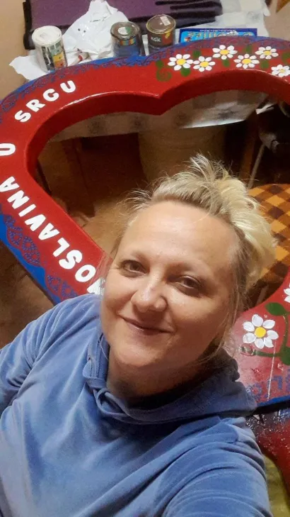 Manuela Najman je oslikala ukras za Lipin brijeg/Foto: Udruga Lipa Garešnica