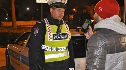 Muškarac je u Velikom Vukovju napuhao čak 3,06 promila/ Foto: Josko Supic/CROPIX (ilustracija)