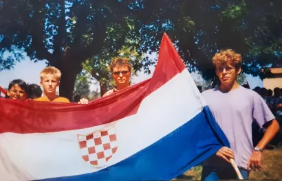 Za zastavom zbog koje ga je napao poštar 