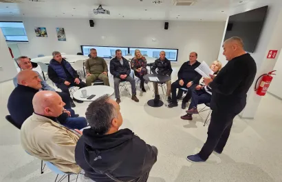 Ivan Čuljak čita svoje pjesme s tematikom iz Domovinskog rata/Foto: Nikica Puhalo/MojPortal.hr