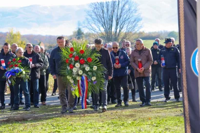 Vijenci i svijeće za hrvatske heroje/Foto: BBŽ