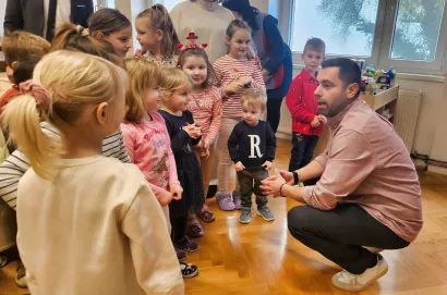 Gradonačelnik Zlatko Pavičić sa "Zečićima"/Foto: Nikica Puhalo/MojPortal.hr