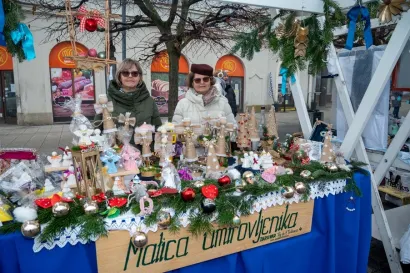 Adventski sajam bio je izvrsna prilika za nabaviti božićne darove/Foto: Predrag Uskoković