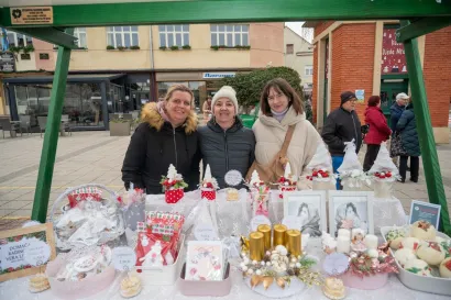 Daruvarske kreativke na adventskom sajmu/Foto: Predrag Uskoković