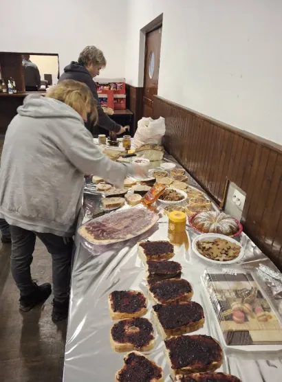 Vrijedne ruke pripremile su obilnu zakusku/Foto: Udruga Lipa Gare&scaron;nica