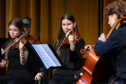 Leoni svira u &scaron;kolskom orkestru/Foto: Privatni album