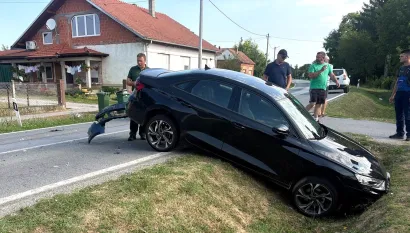 Audi je zavr&scaron;io u jarku/Foto: Čitatelj