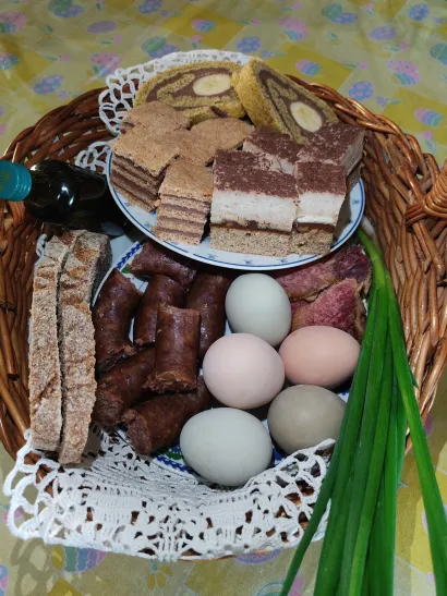 Ko&scaron;ara puna domaćih delicija/Foto: Privatni album