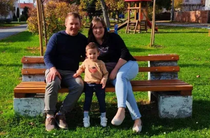 Benjamin i Silvija sa sinčićem uživaju u SIraču/Foto: Privatni album