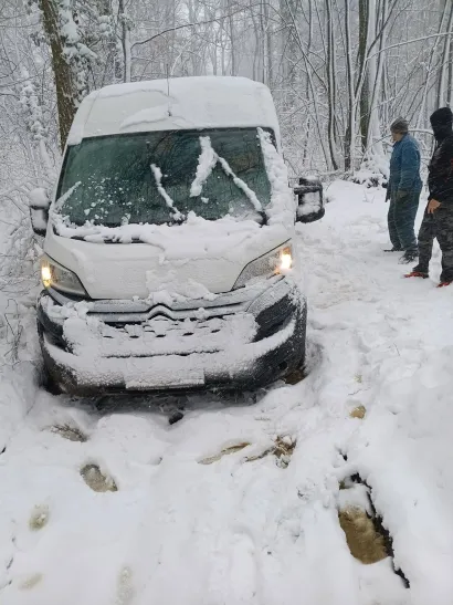 Daruvarski bikeri zapeli su u snijegu usred &scaron;ume/Foto: Moto klub Daruvar