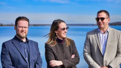 Zoran Poljanec, Marina Prusina i Mislav Kontek na končaničkim ribnjacima/ Foto: Nikica Puhalo/MojPortal.hr