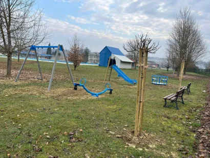 Novo igrali&scaron;te uređeno je i kod bazena/Foto: Općina &Scaron;androvac