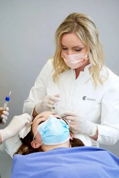 Dr. Ana Maletić položila je i jedini svjetski priznat ispit za transplantaciju kose koji provodi ABHRS/Foto: Poliklinika Maletić