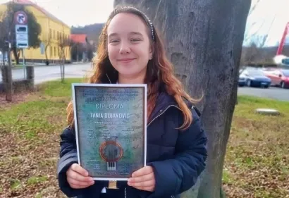 Tania Dujanović s diplomom/Foto: Privatni album