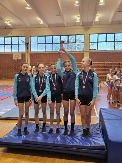 Pobjednički pehar stigao je u Bjelovar/Foto: Gimnastički klub Bjelovar