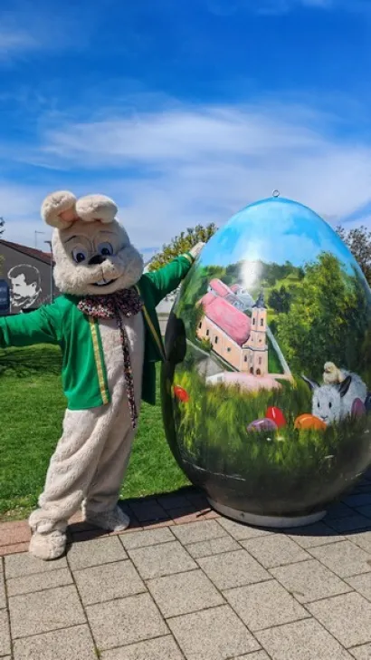 Uskrsni Zeko u grad stiže s Darovima/Foto: Dalal maskote Osijek